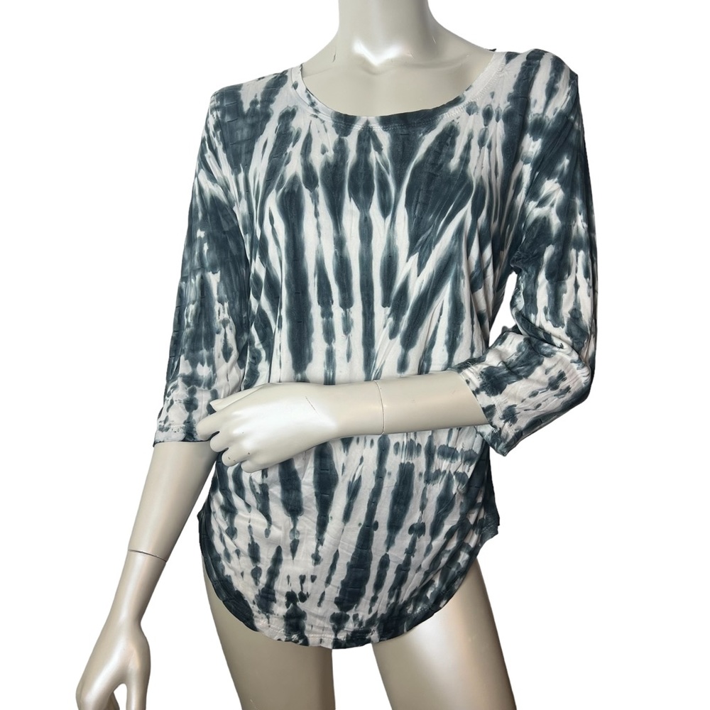 Sportelle Black and White Tie-Dye Short Sleeve Top